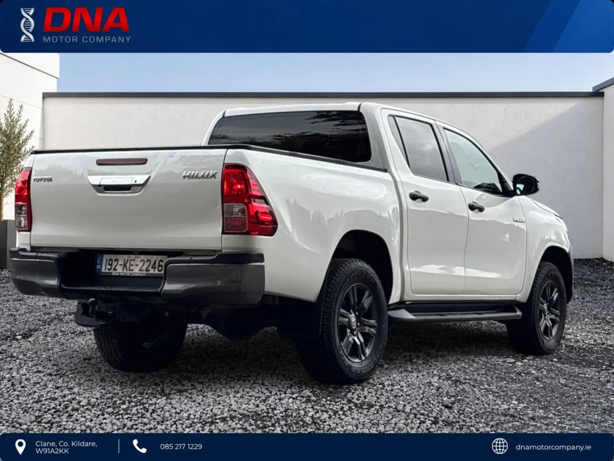 Toyota Hilux D4D ACTIVE - DOUBLE CAB CREWCAB - NEW - Image 4