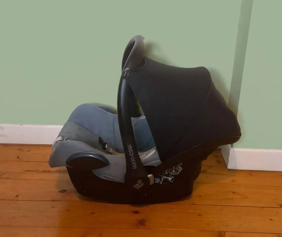 Maxi-Cosi Baby Car Seat & ISOFIX Base Bundle - Image 3
