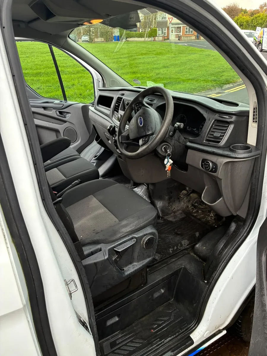 Van - Image 3
