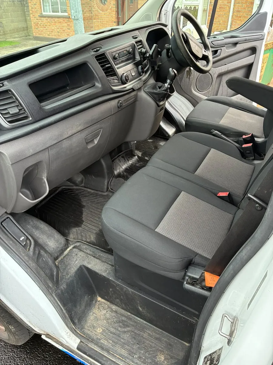 Van - Image 4