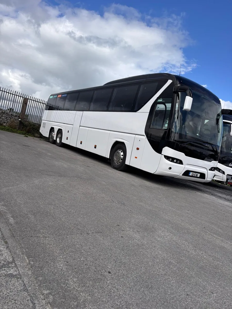 2013 Neoplan P22 - Image 2