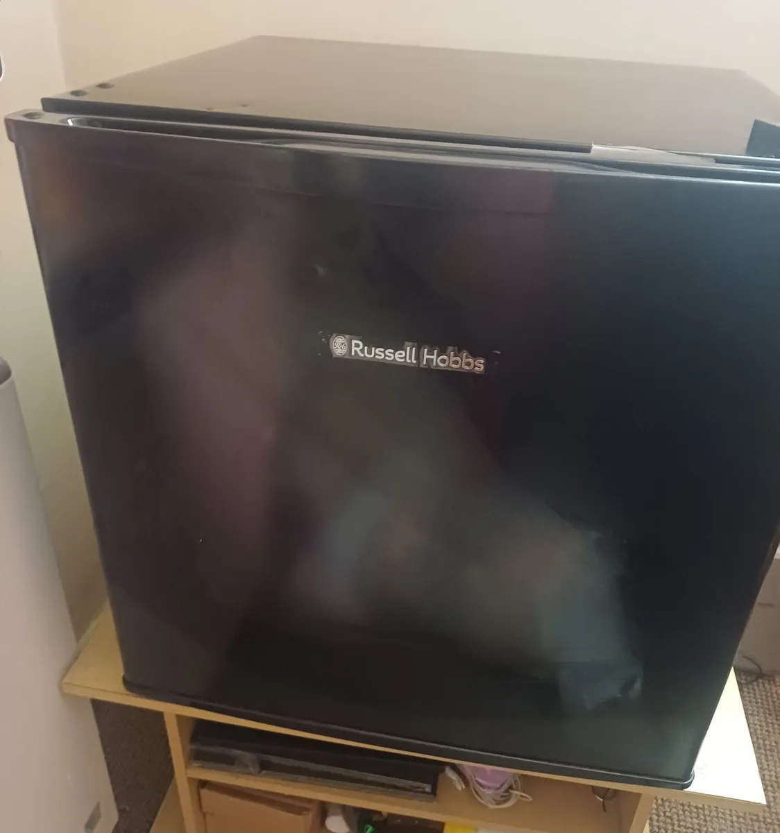 Mini Fridge, Foldable Massage table, Compressor - Image 1