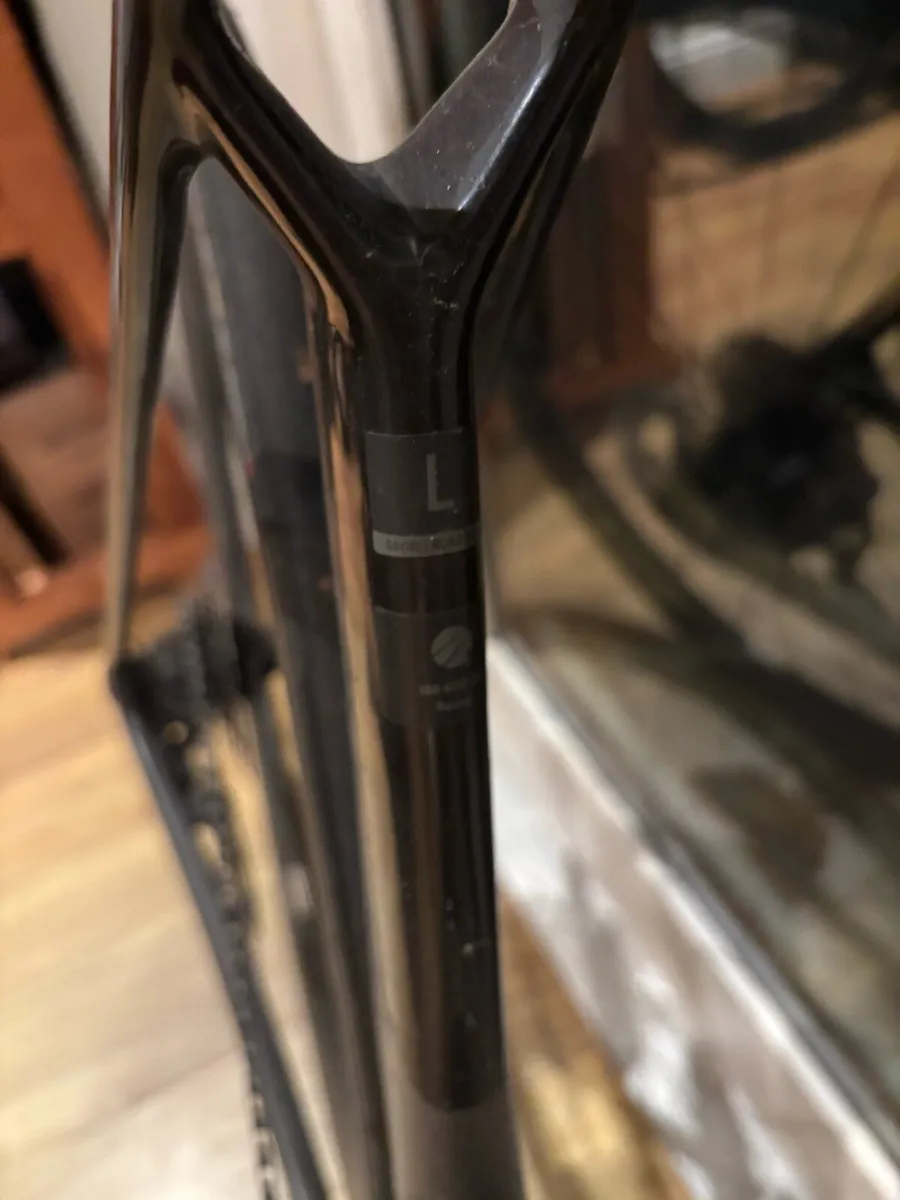 Trek Madone SLR 7 Gen 8 road bike - Image 4