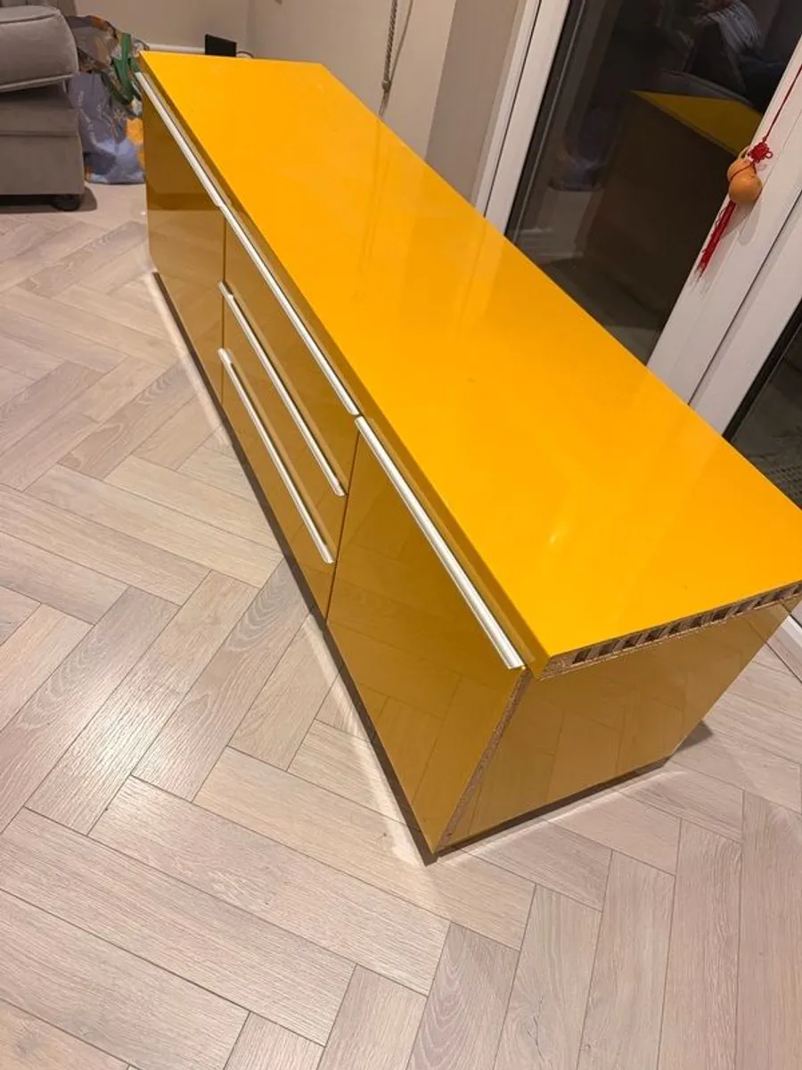 television unit - Image 2