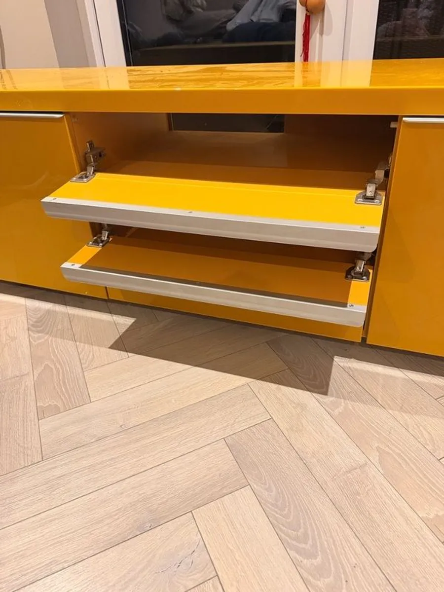 television unit - Image 4