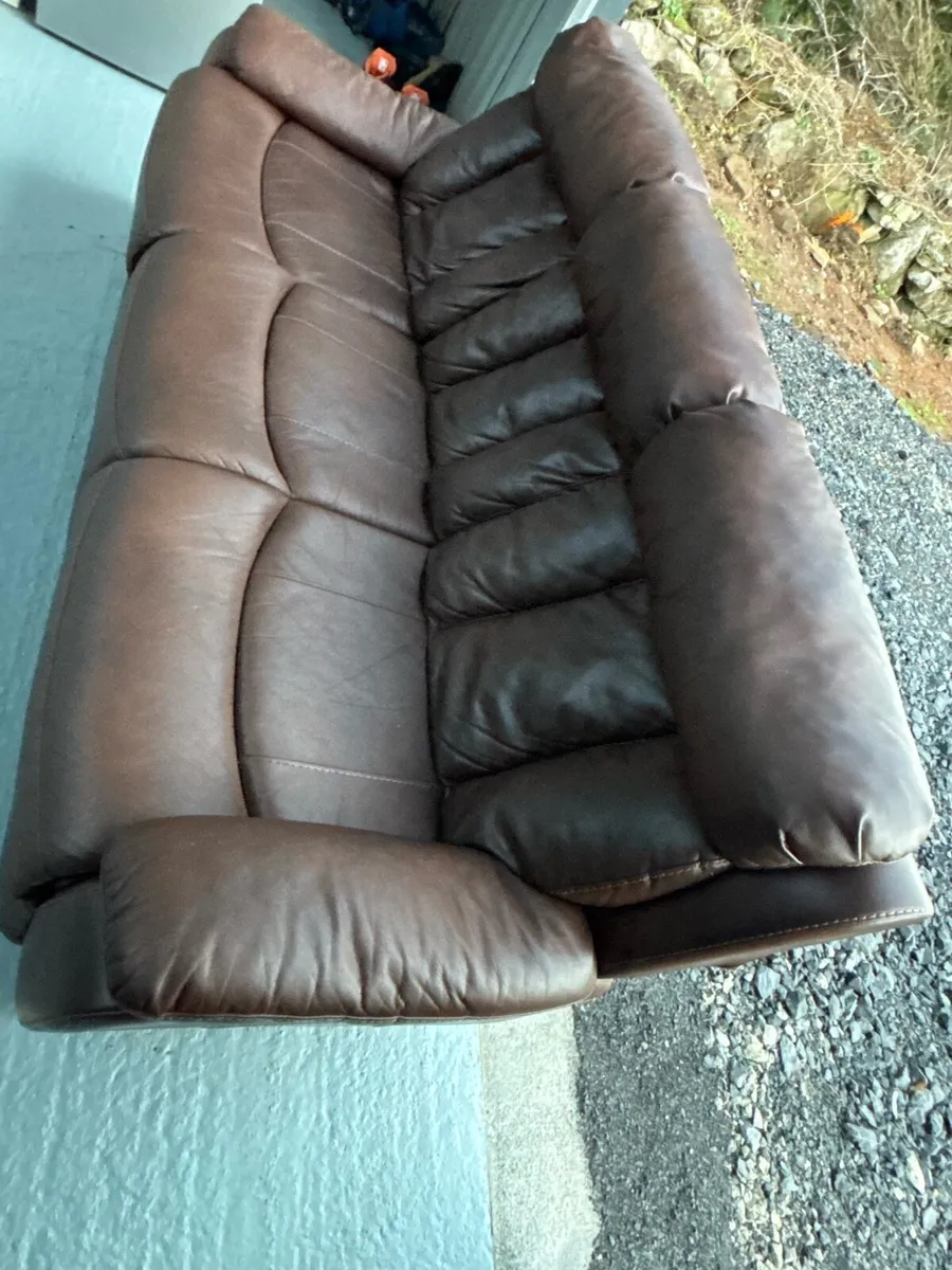 3 seater couch - Image 2