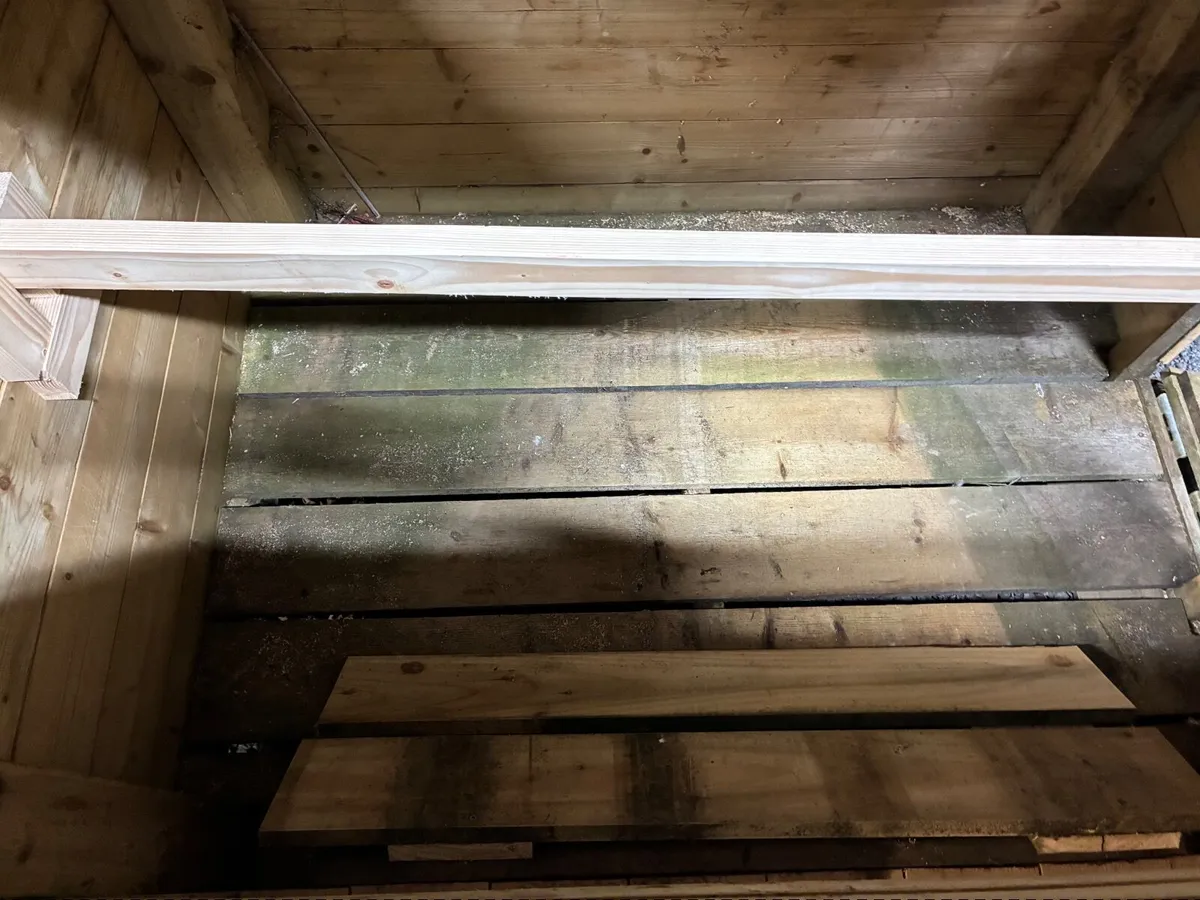 Hen house - Image 3