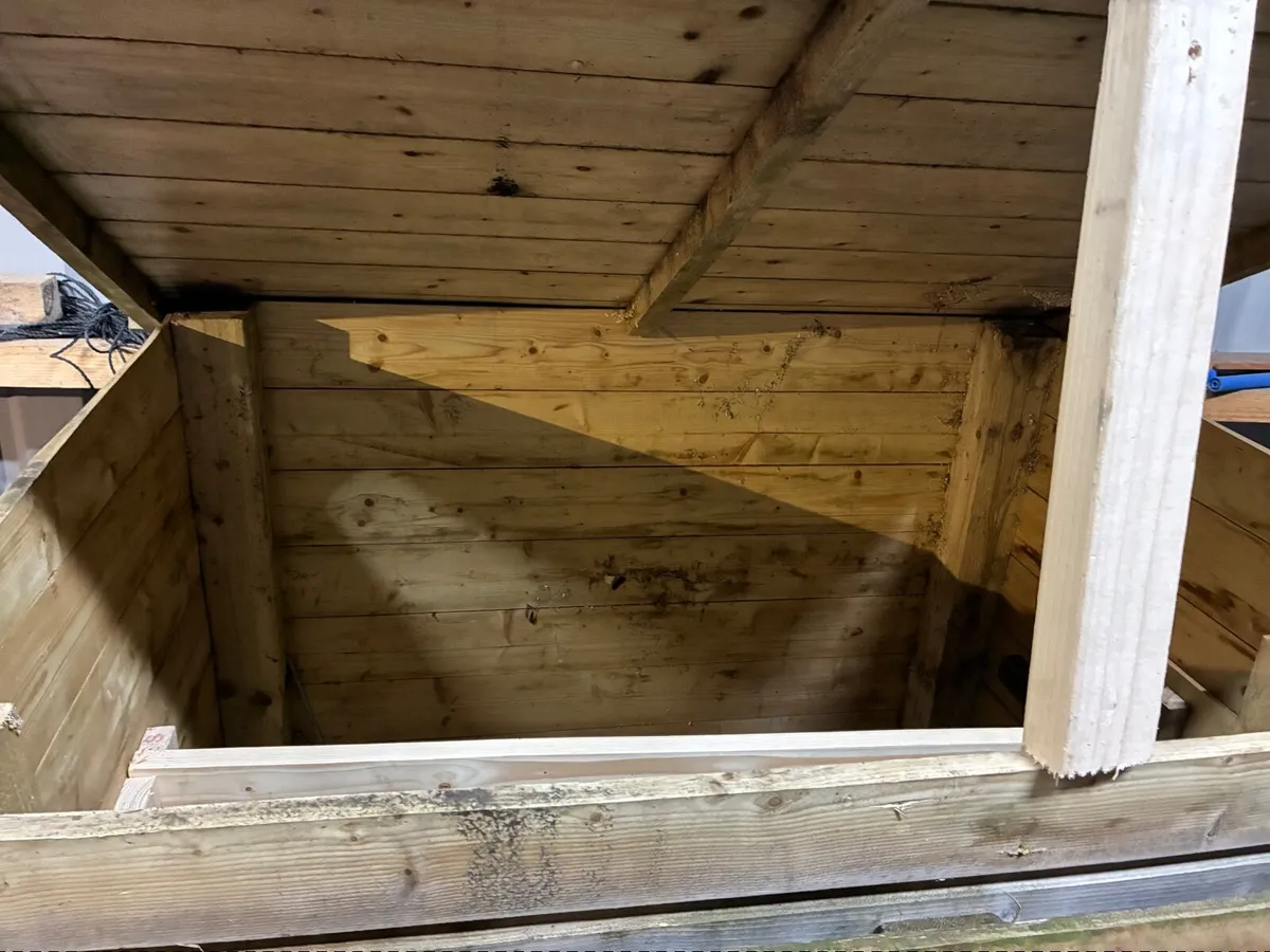 Hen house - Image 2