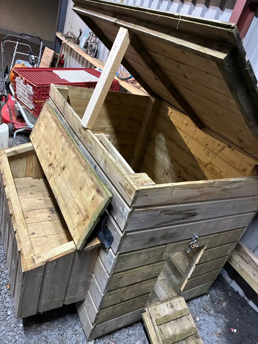 Hen house - Image 1