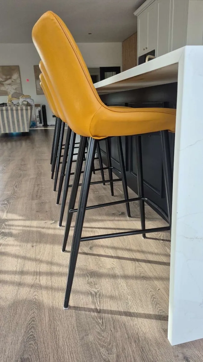 Dining chairs and island chairs - Image 2