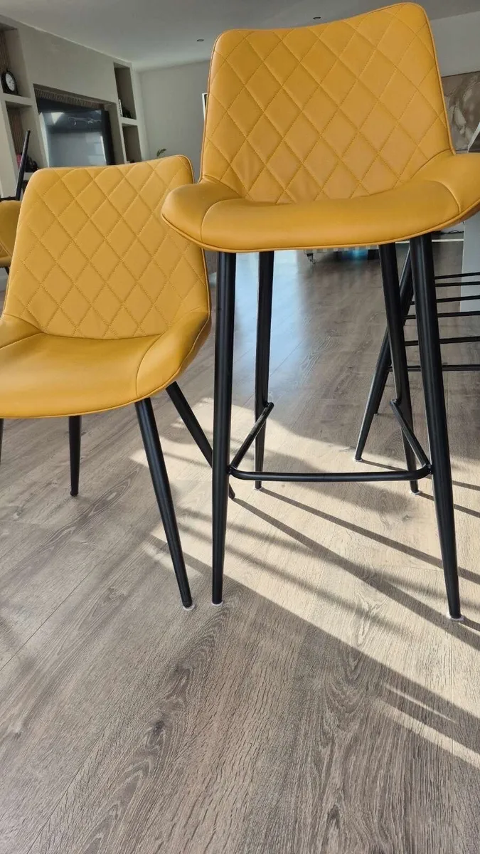 Dining chairs and island chairs - Image 3
