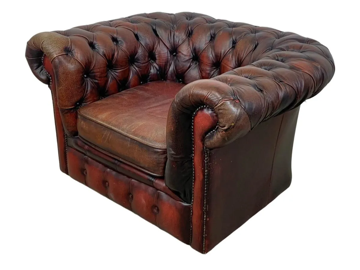 Vintage Deep Button ox-blood leather Chesterfield - Image 2