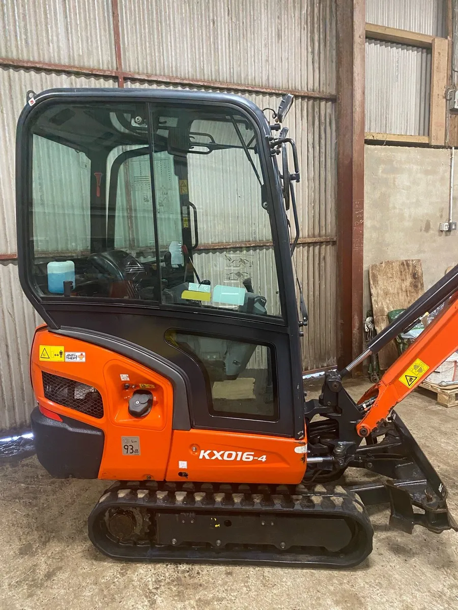 2023 kubota kx016-4 mini digger - Image 4