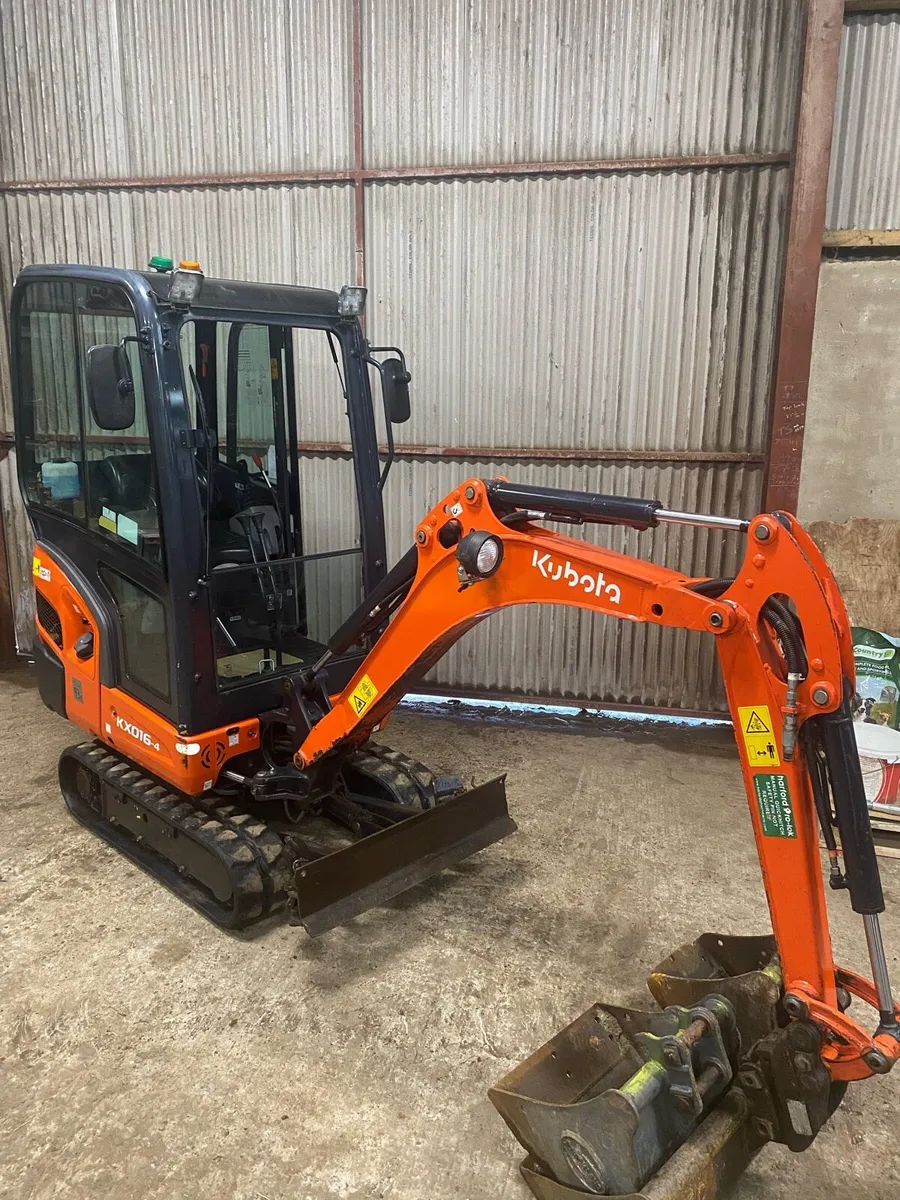 2023 kubota kx016-4 mini digger - Image 2