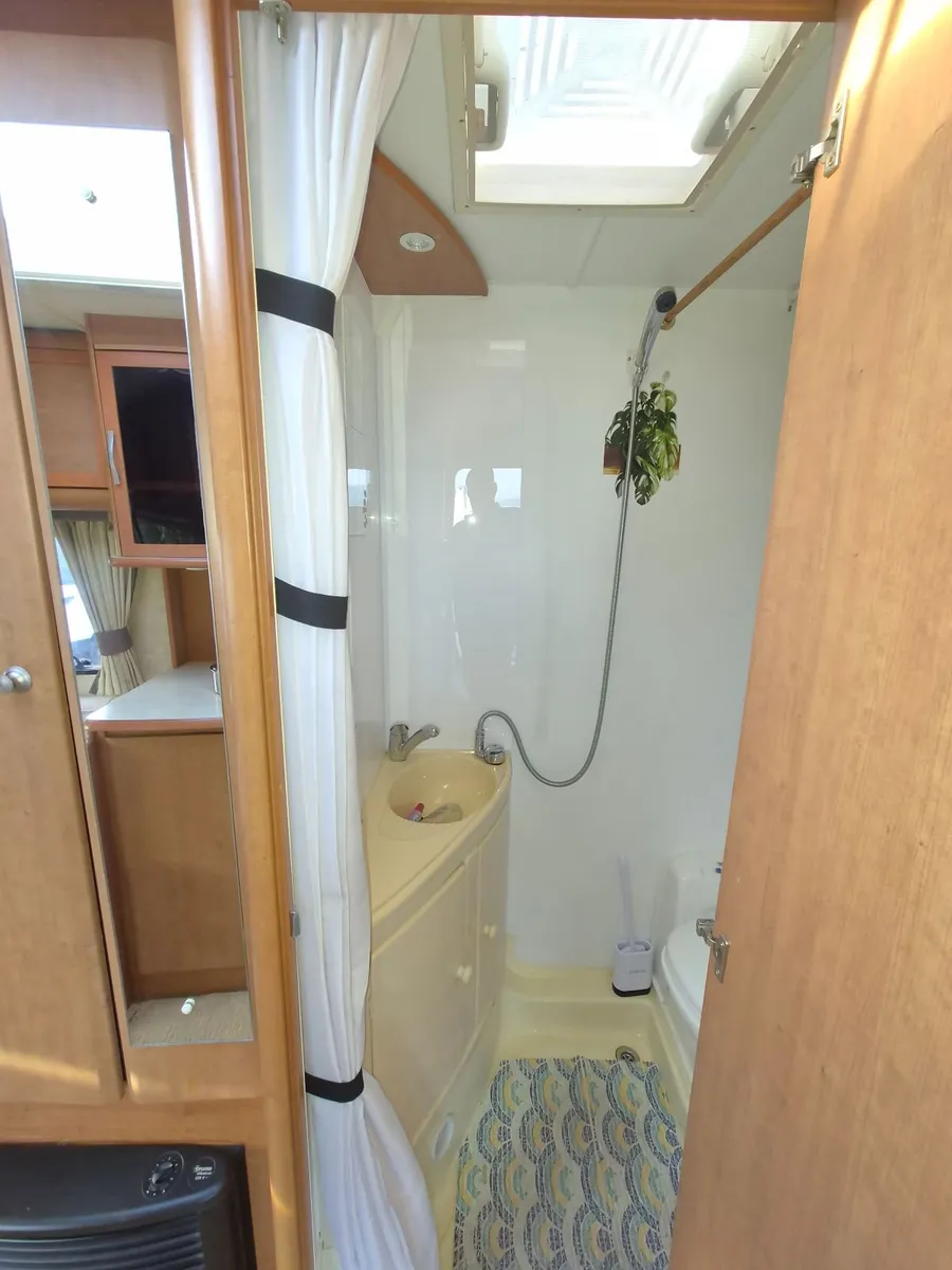 Camper - Image 2