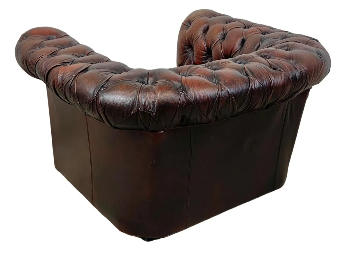 Vintage Deep Button ox-blood leather Chesterfield - Image 4
