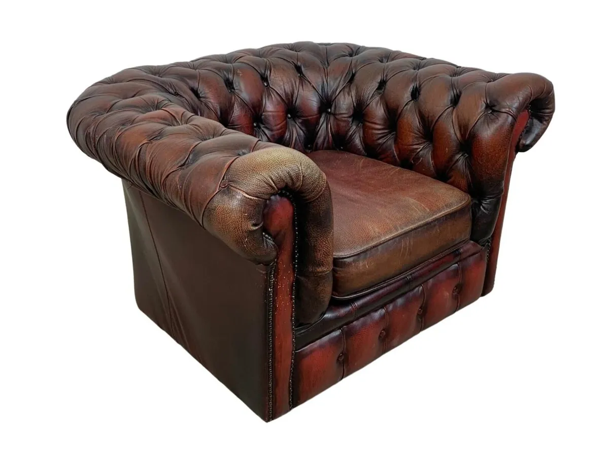 Vintage Deep Button ox-blood leather Chesterfield - Image 3