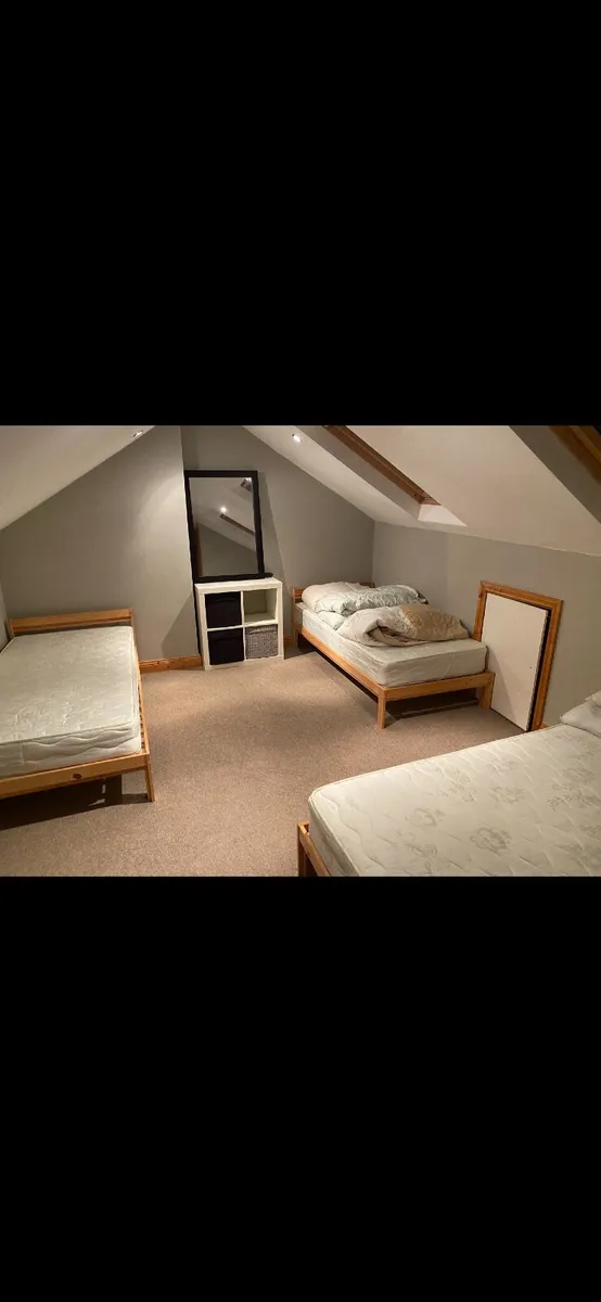 Single bed and mattress - Image 1