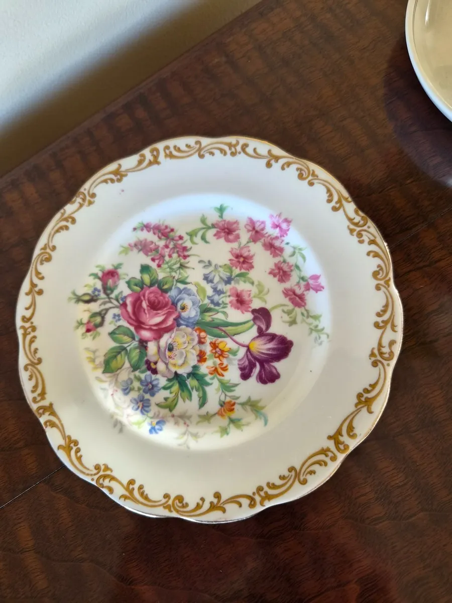 Royal Albert Vintage Nosegay China plates - Image 2