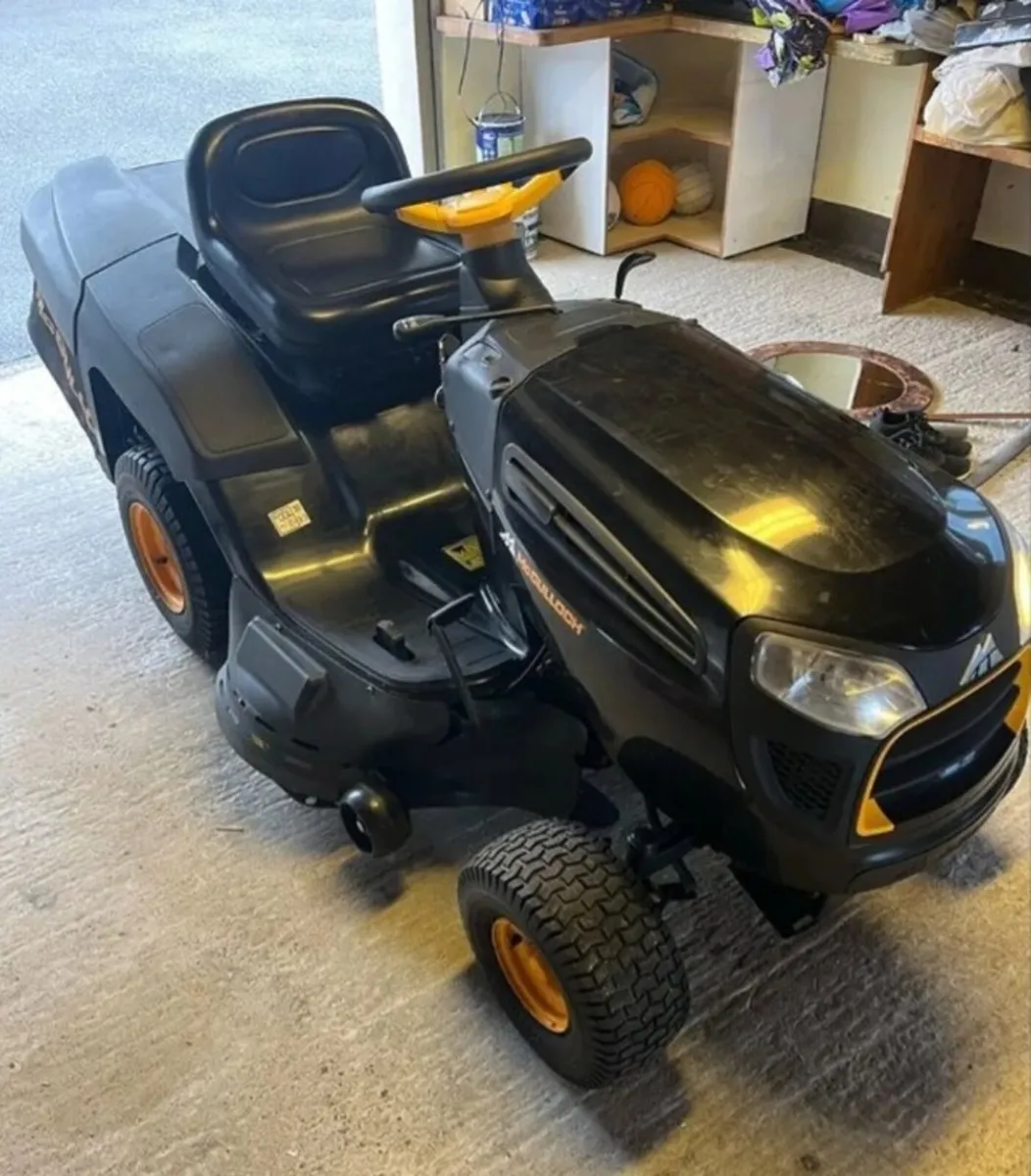 Ride on lawnmower - Image 1