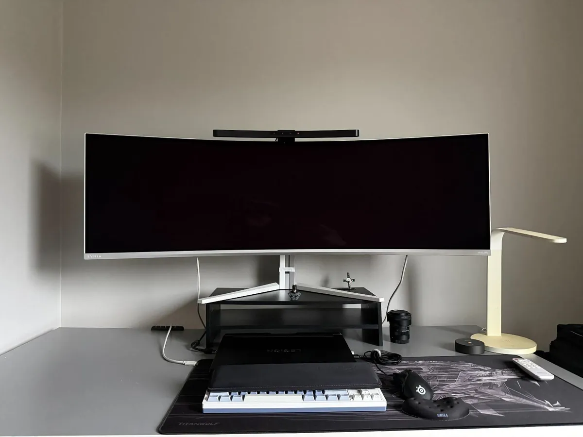 Philips Evnia 49" QD-OLED Curved Ultrawide Monitor - Image 2