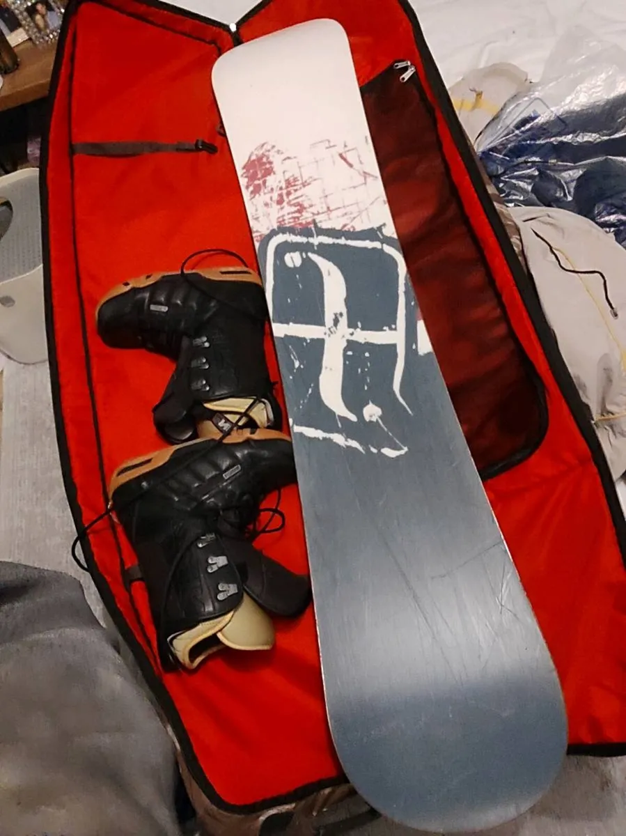 Snow gear, board boots etc - Image 2
