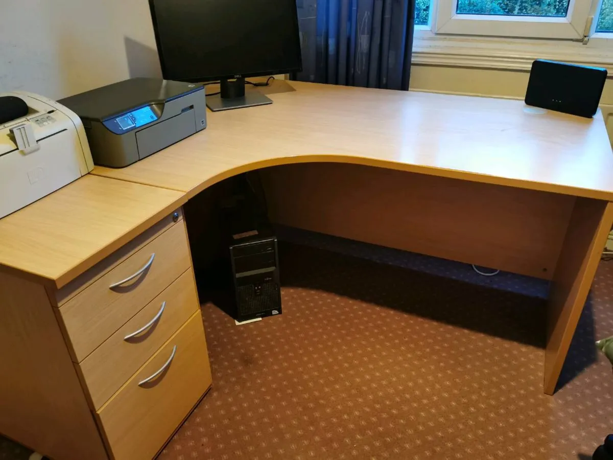 Large office desk - Image 2