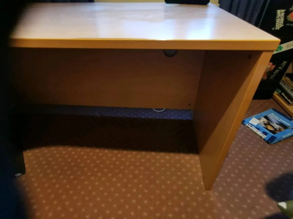Large office desk - Image 3