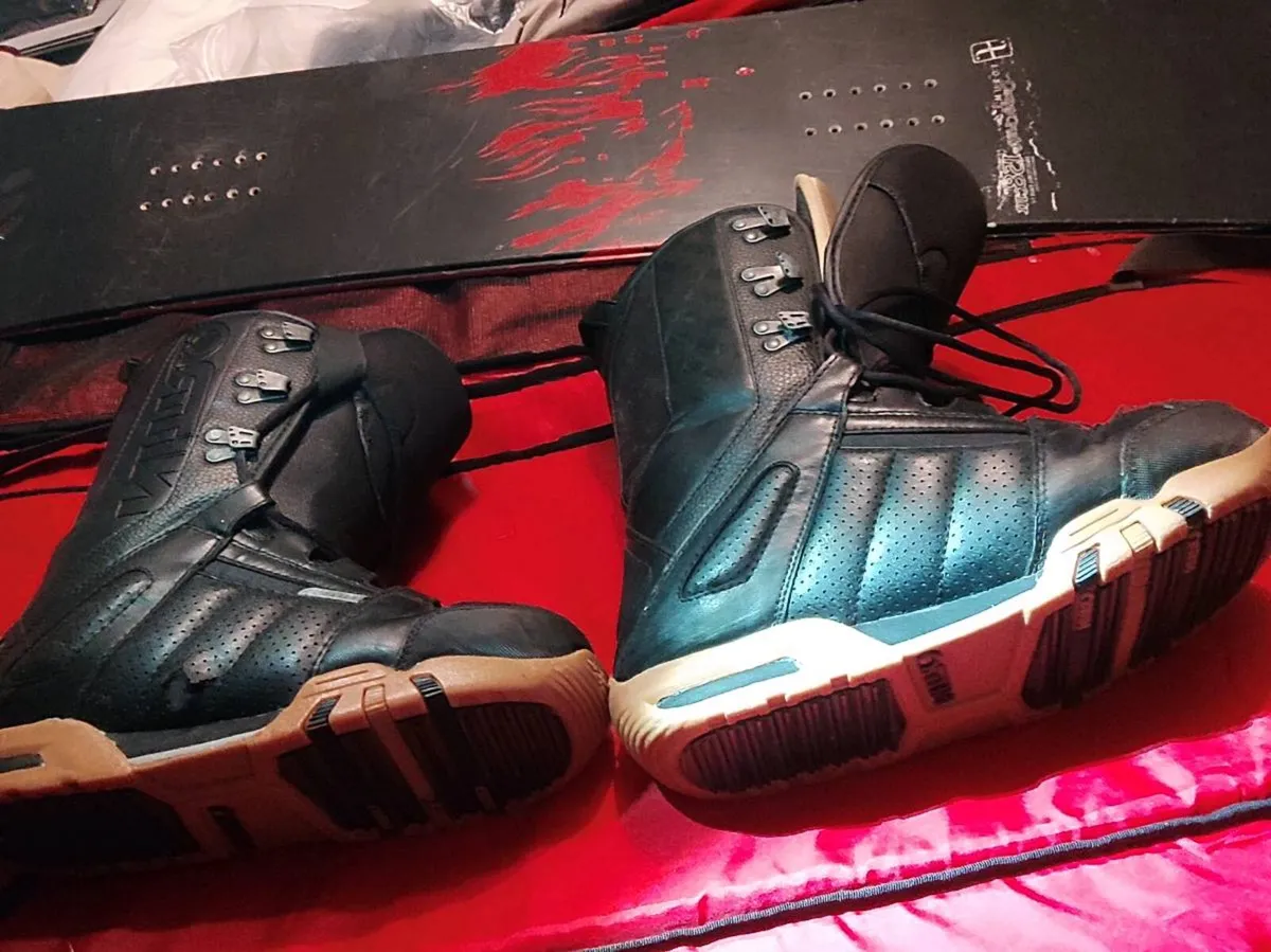 Snow gear, board boots etc - Image 4