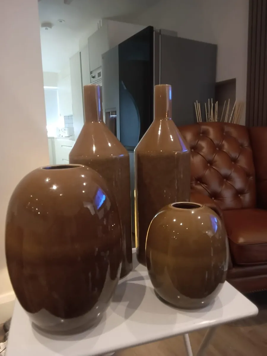 Stunning Set of 4 Large Statement Vases - Image 2