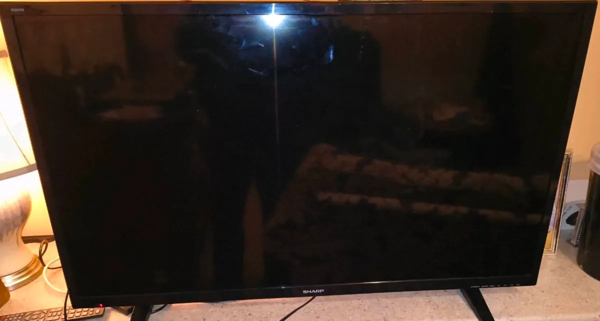 Sharp 40 inch HD LED TV - Image 2