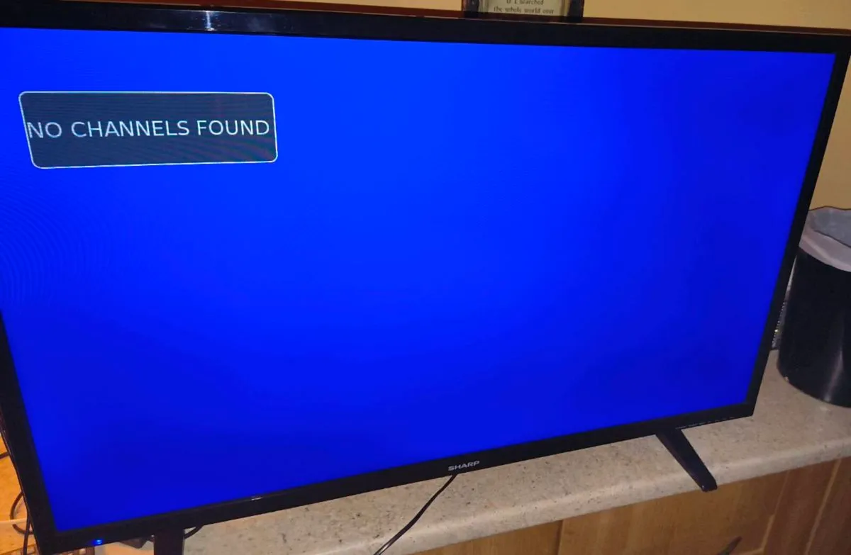 Sharp 40 inch HD LED TV - Image 3