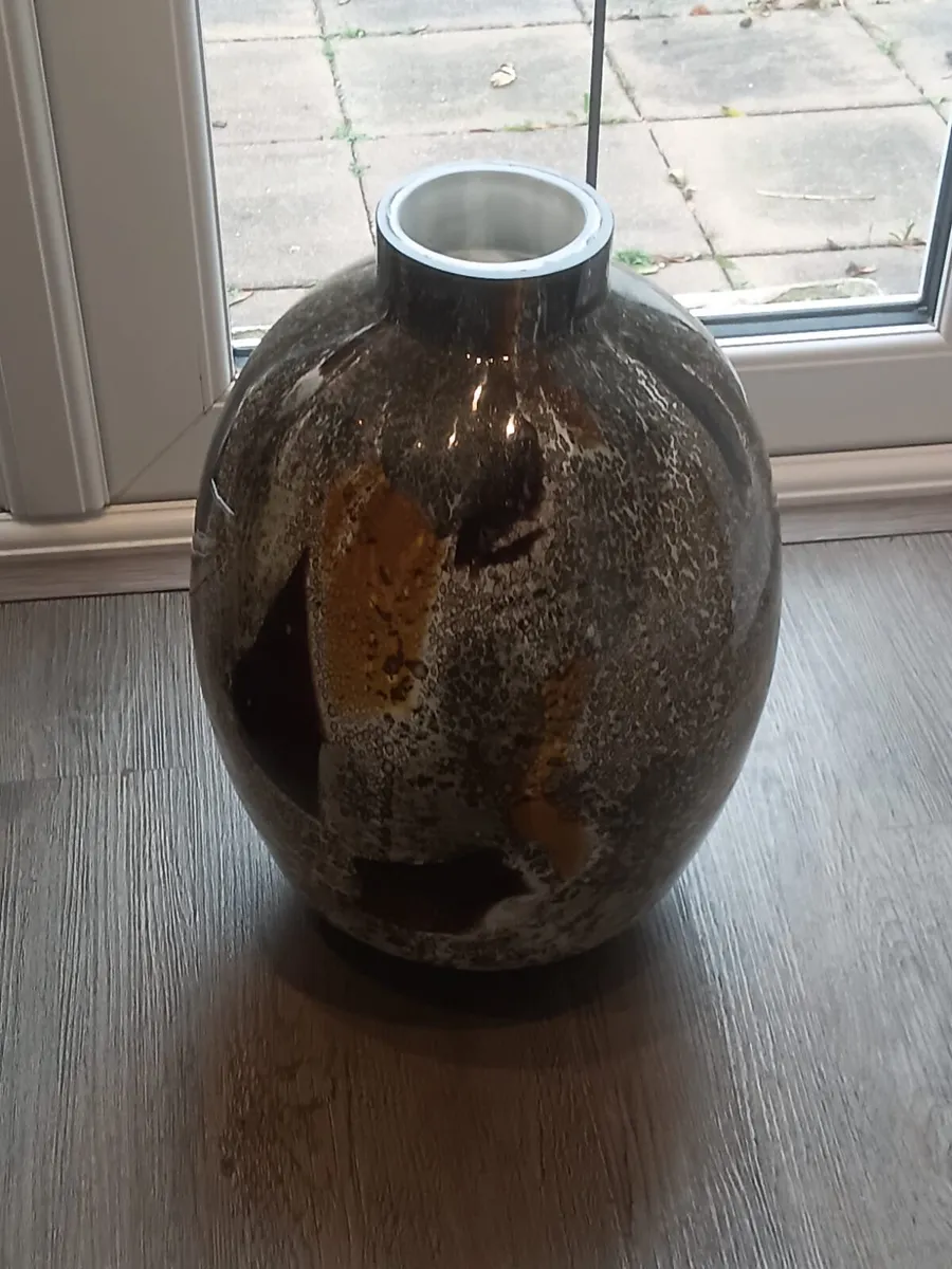 Luxurious BoConcept Designer Vase - Image 2
