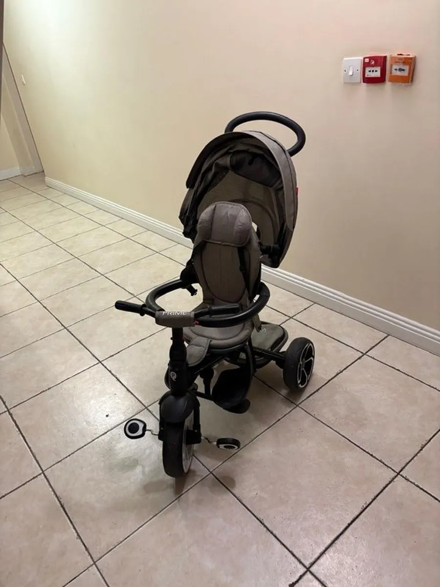 Childs bikes and scooters - Image 1