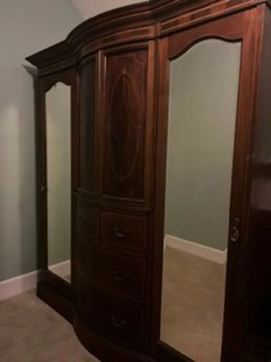 Wardrobe - Image 2