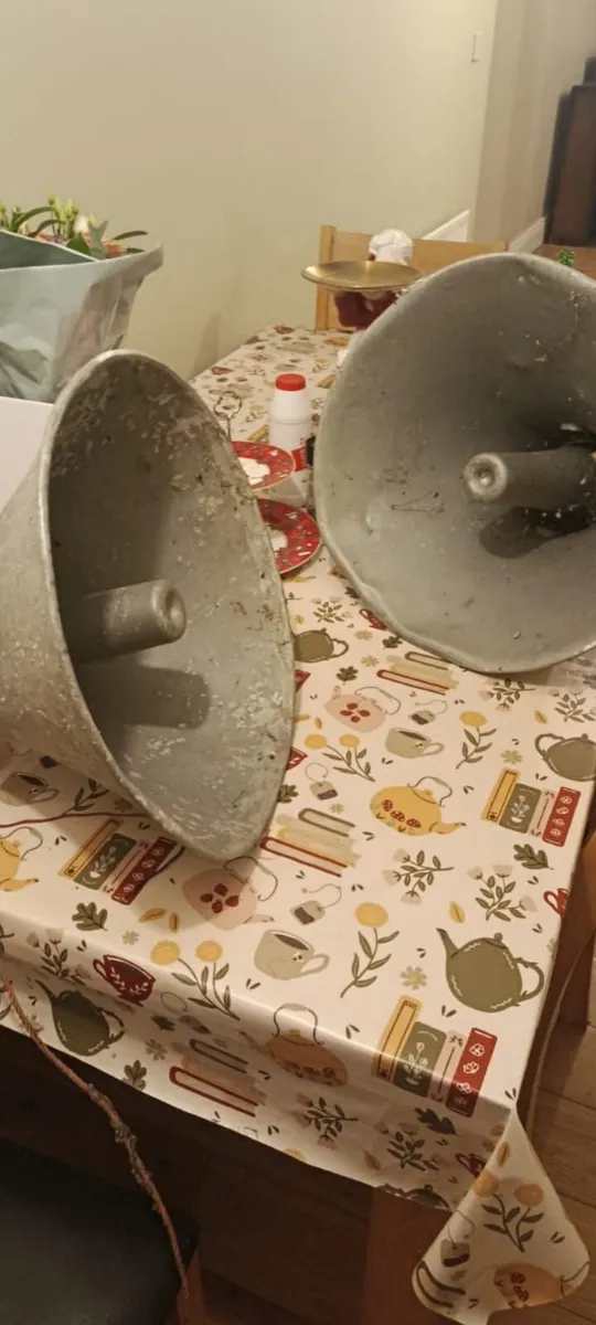 Vintage TOA electric Horn unit - Image 2