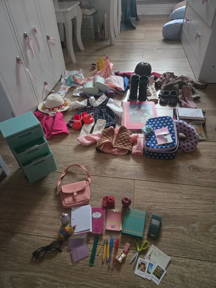 Our Generation Clothes and accessories - Image 1