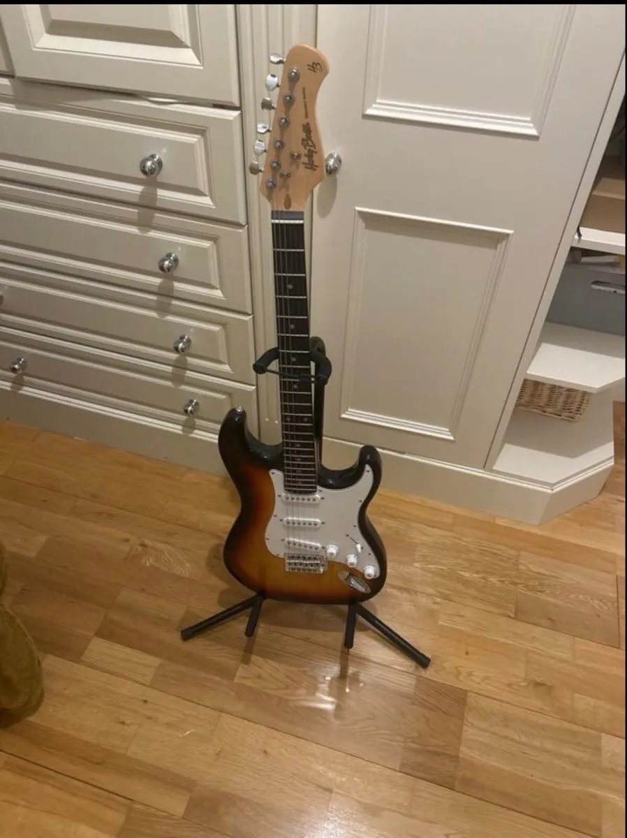 Electric guitar- Harley Benton- never used - Image 2