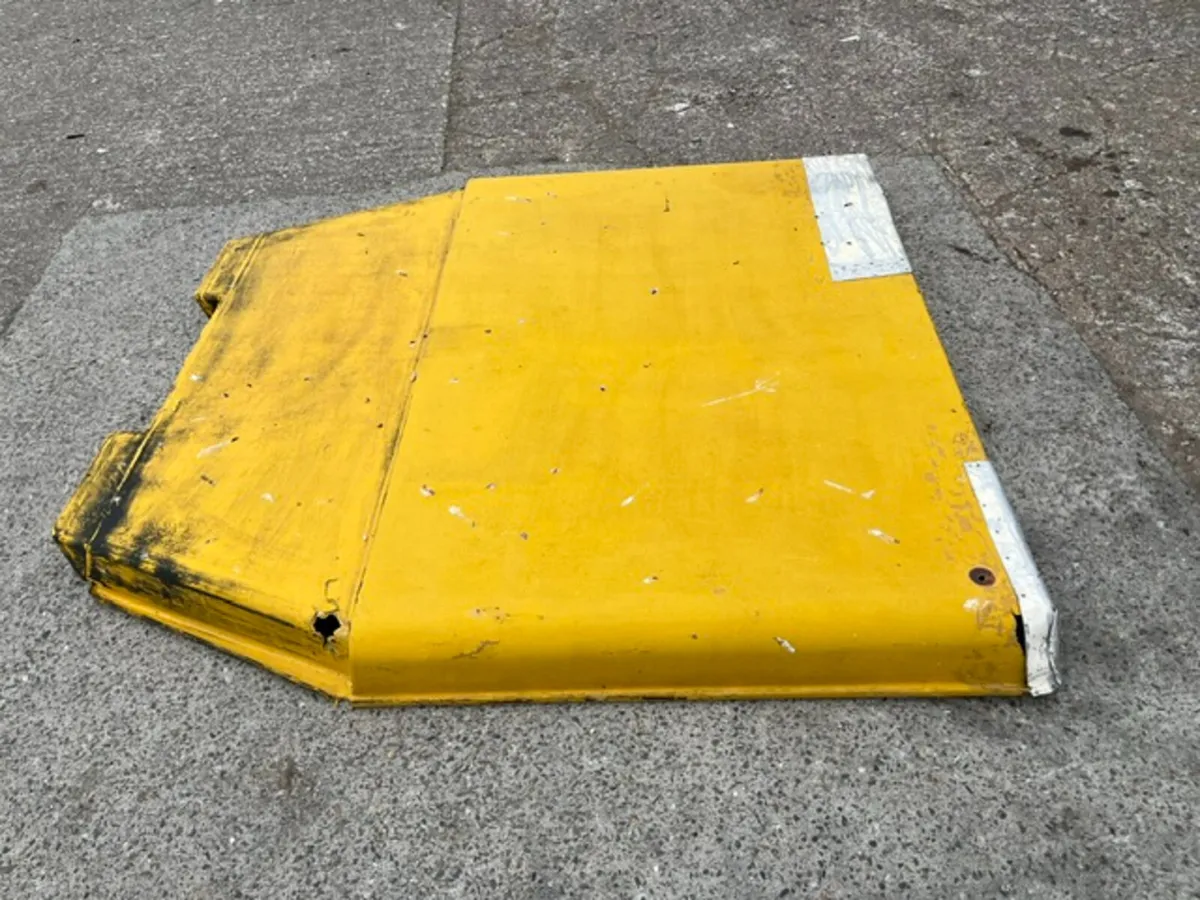 Roof to suit MF 50B - Image 1