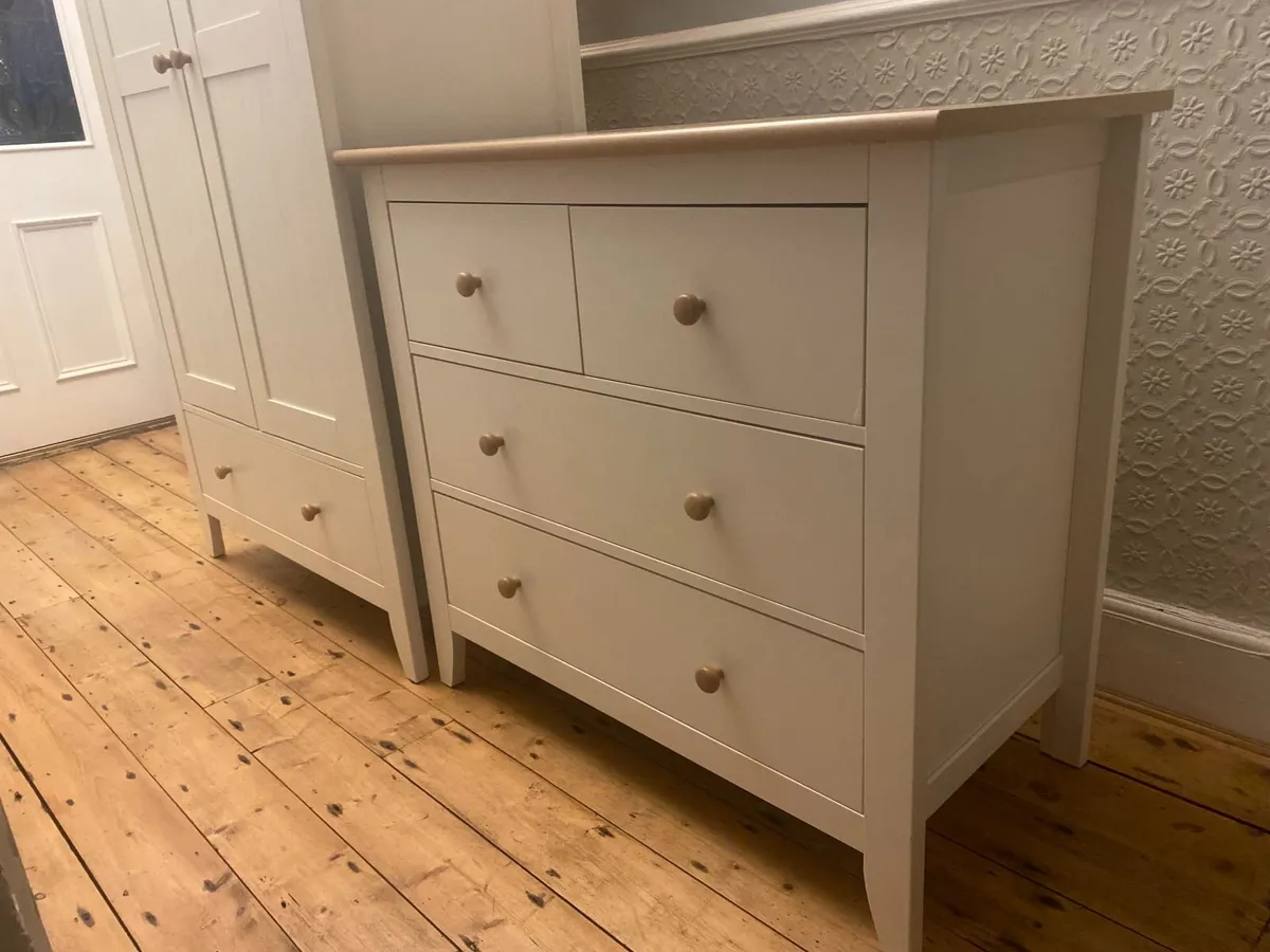 Mamas & Papas Nursery Wardrobe and Drawers - Image 2