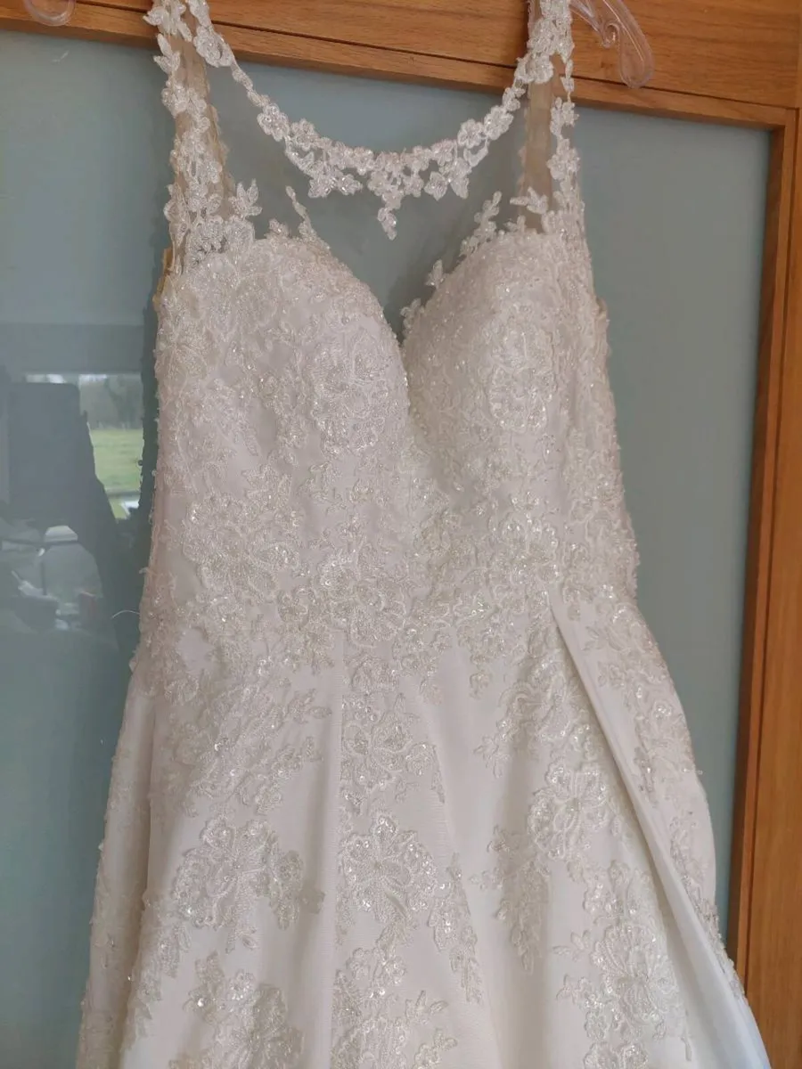 Wedding dress - Image 3