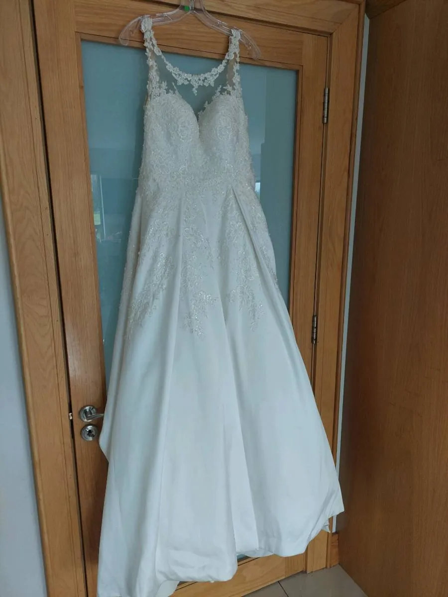 Wedding dress - Image 4