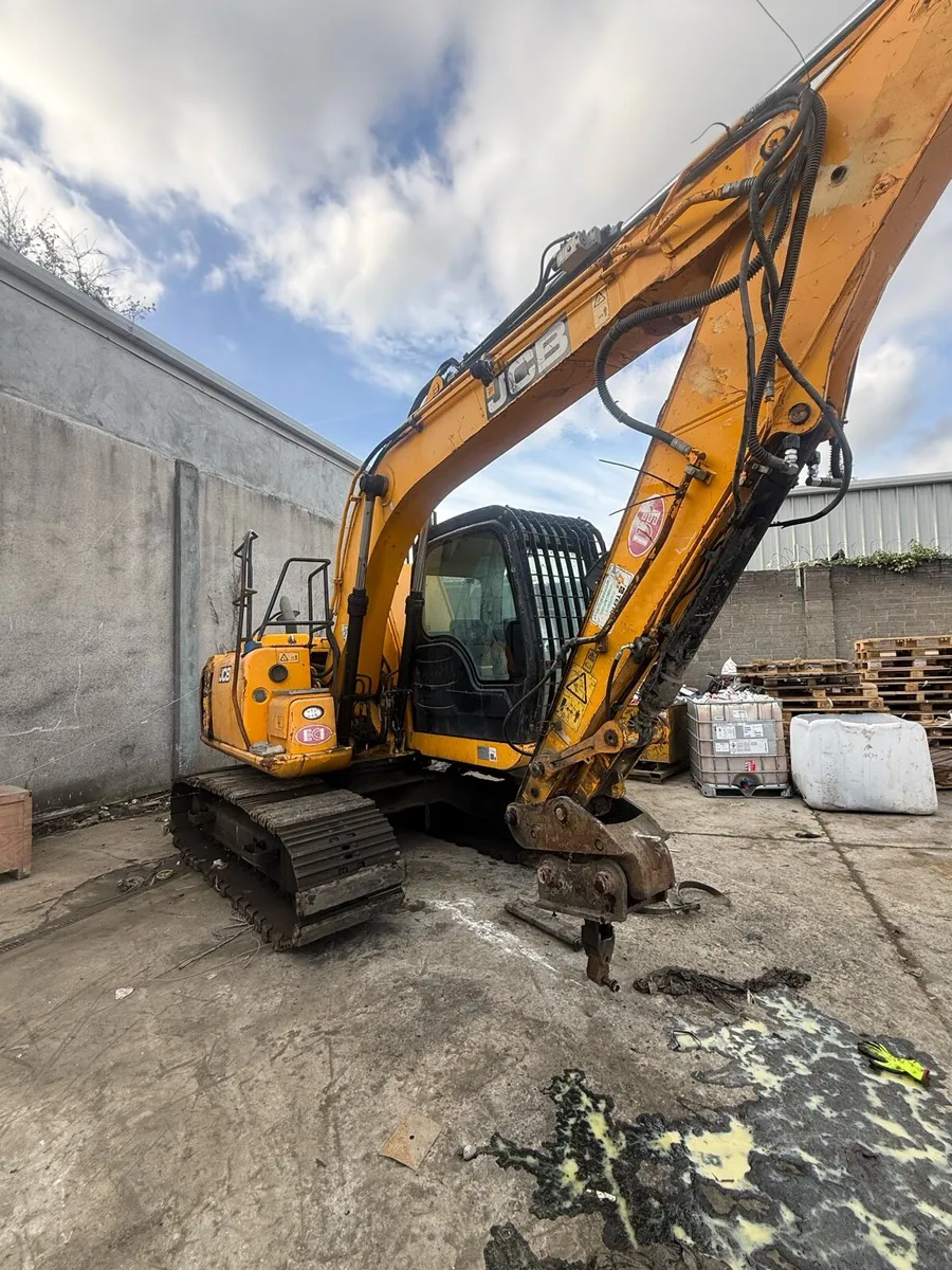 JCB digger - Image 3