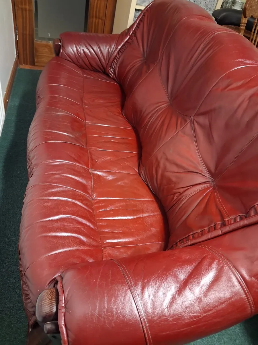 Immaculate 3+2+1 Genuine Italian Leather Suite - Image 3