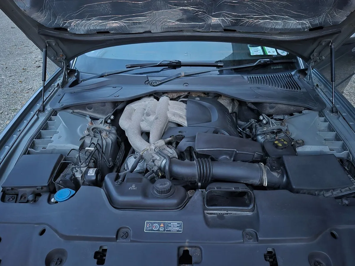 Jaguar XJ 3.0 petrol, 2004 - Image 4