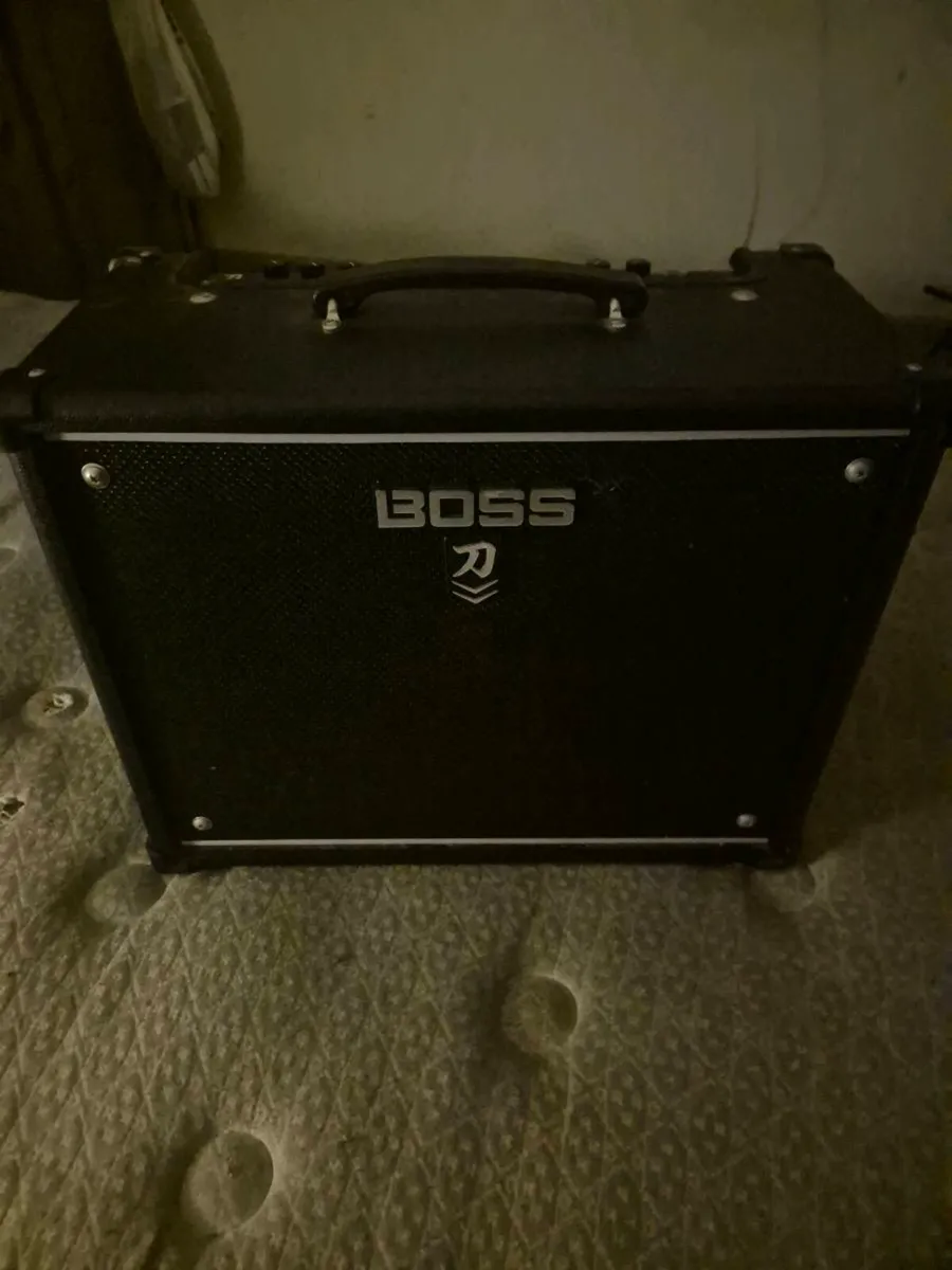 Electric Guitar Amp - Image 1