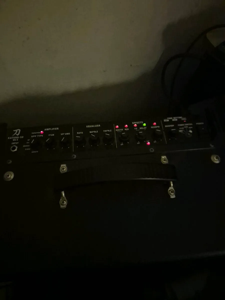 Electric Guitar Amp - Image 3
