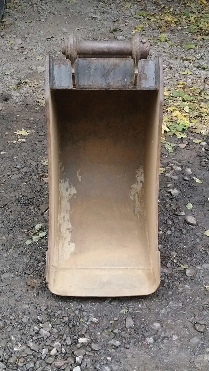 HITACHI ZAXIS DIGGER BUCKET 50mm pins - Image 2