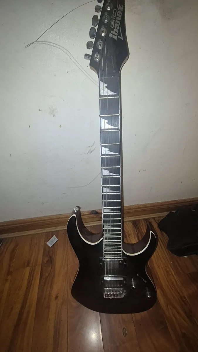 Electric Guitar - Image 1