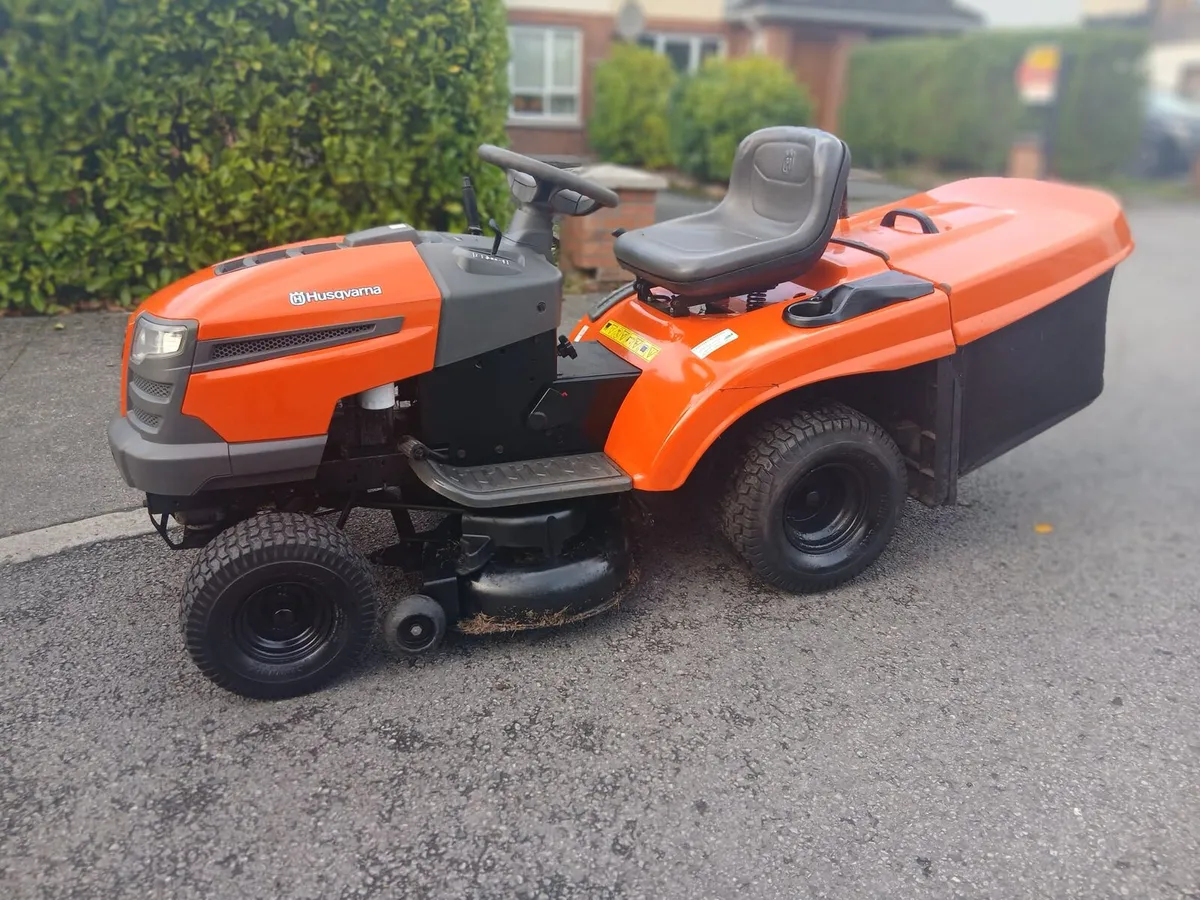 Ride on lawnmower - Image 2